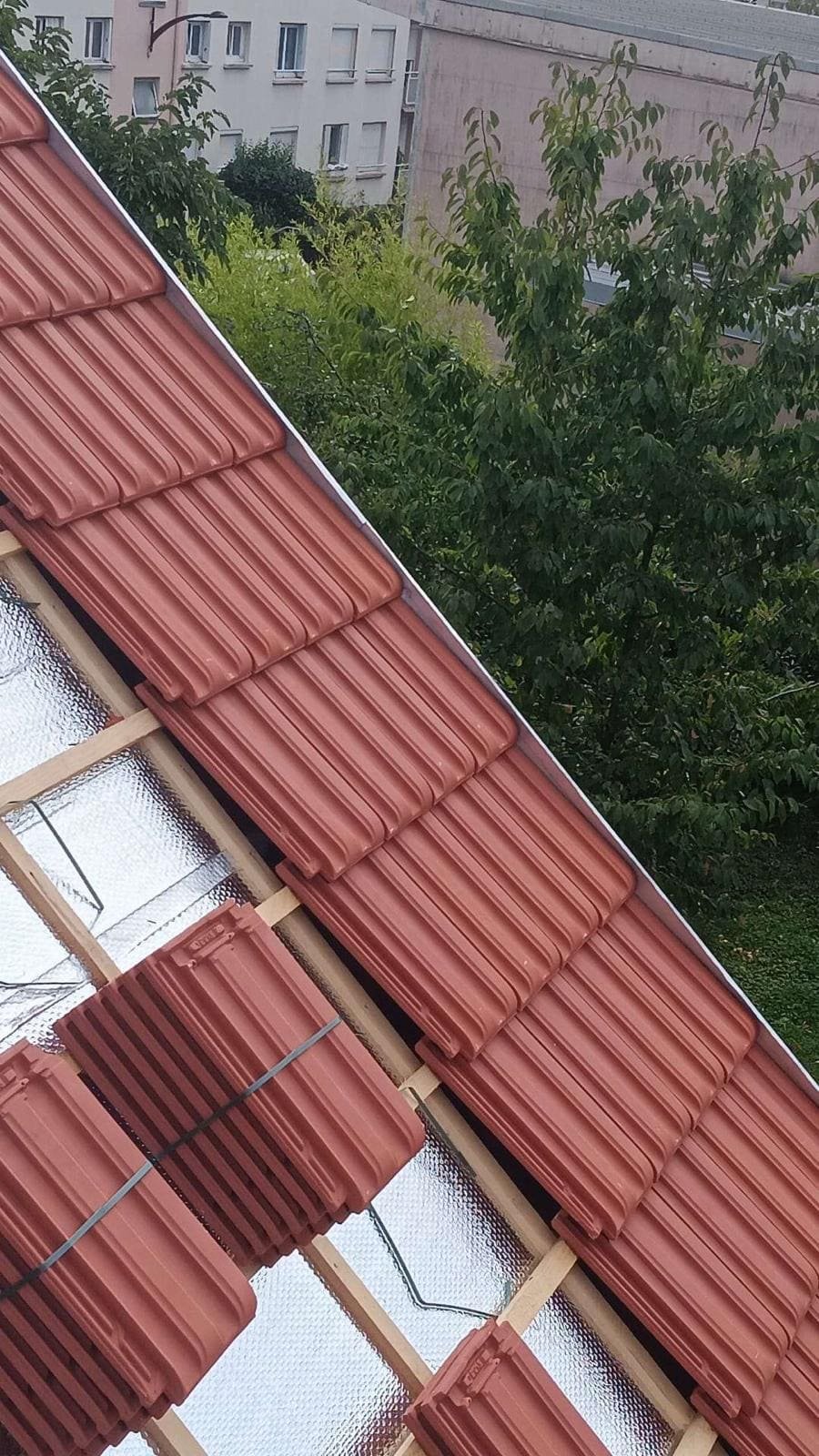 Isolation toiture extérieure lors d’une rénovation toiture Maurepas